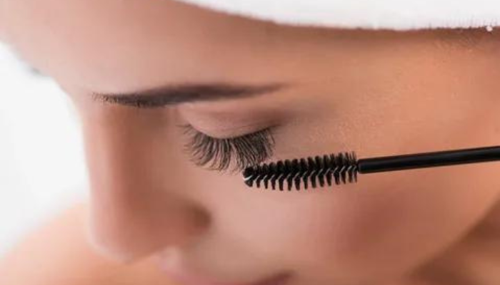 How Long is Lash Extension Training?